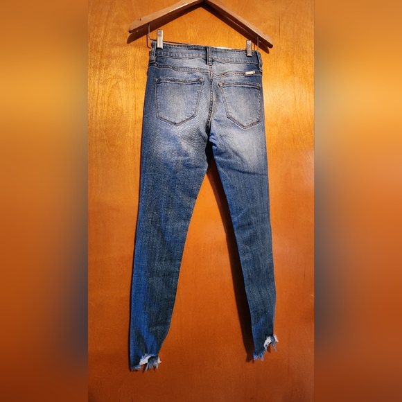 NWOT KanCan Distressed Sharkbite Skinny Jean - Picture 8 of 11